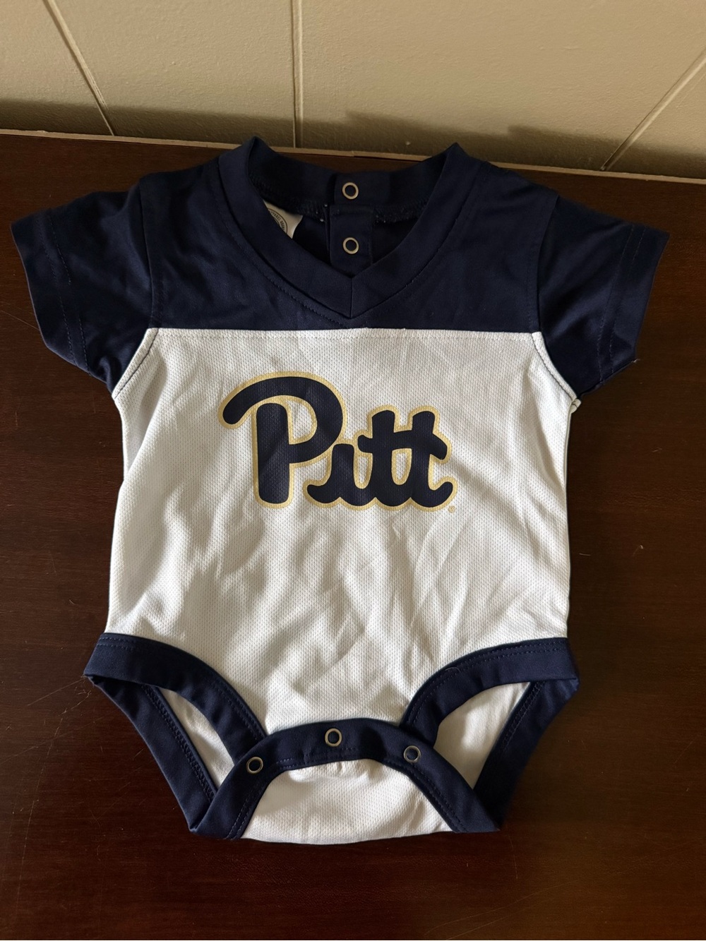 Like New, Baby’s Pittsburgh Panthers (Pitt) Onesie Size 0-3 Months